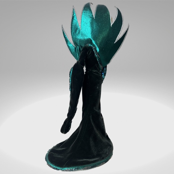 Bob Mackie Neptune Fantasy Collector Barbie Doll. - Picture 7 of 7